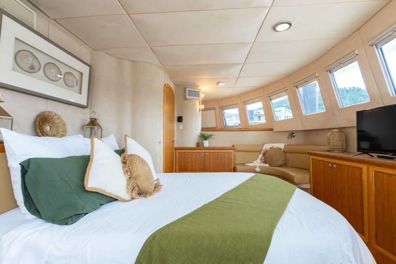 havana-yacht-master-cabin-5